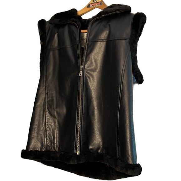 Telluride Collection Co 
Size XL black leather fur lined vest - Picture 5 of 13